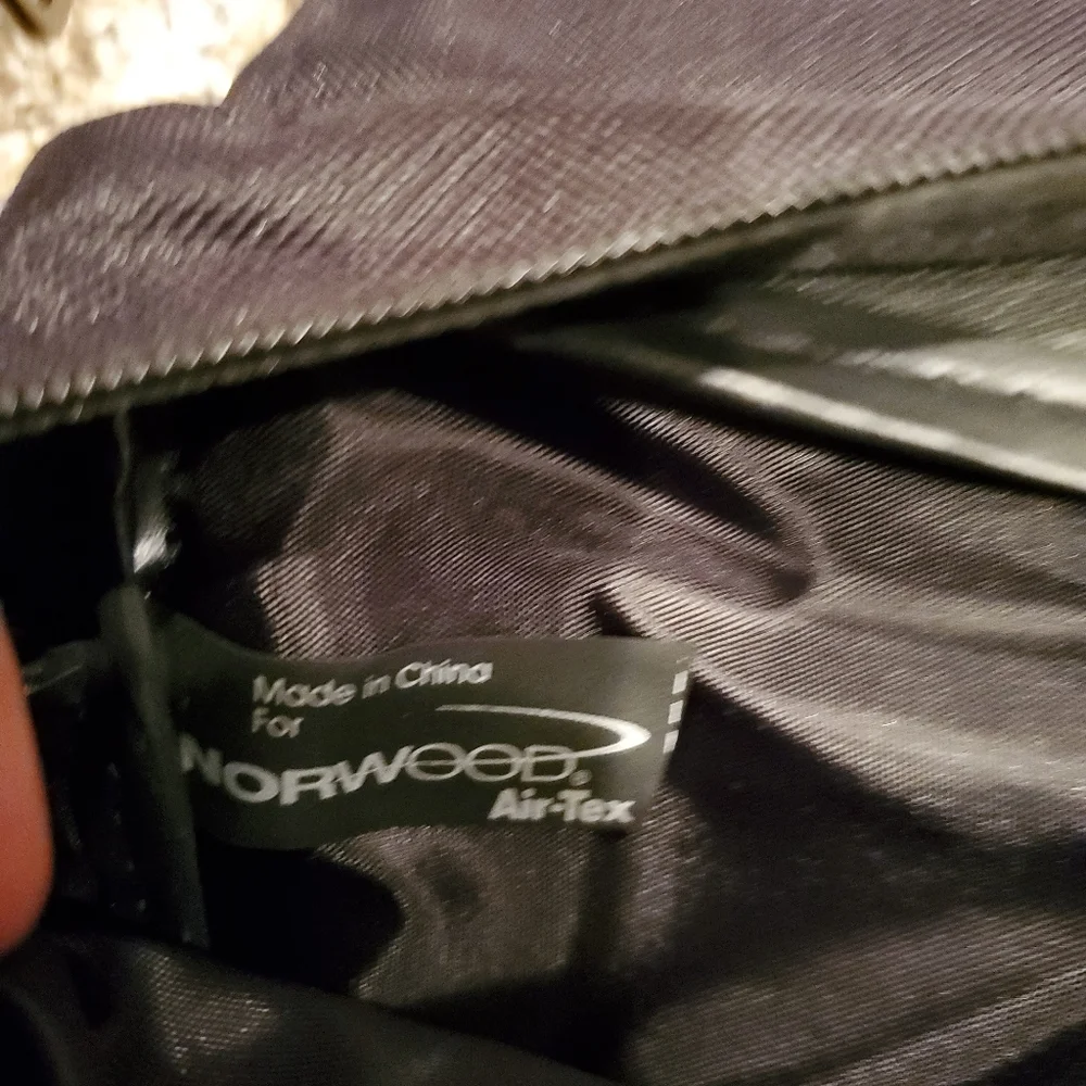 Norwood Airtex County of Fairfax Virginia Crossbody/Shoulder/Lap top Bag